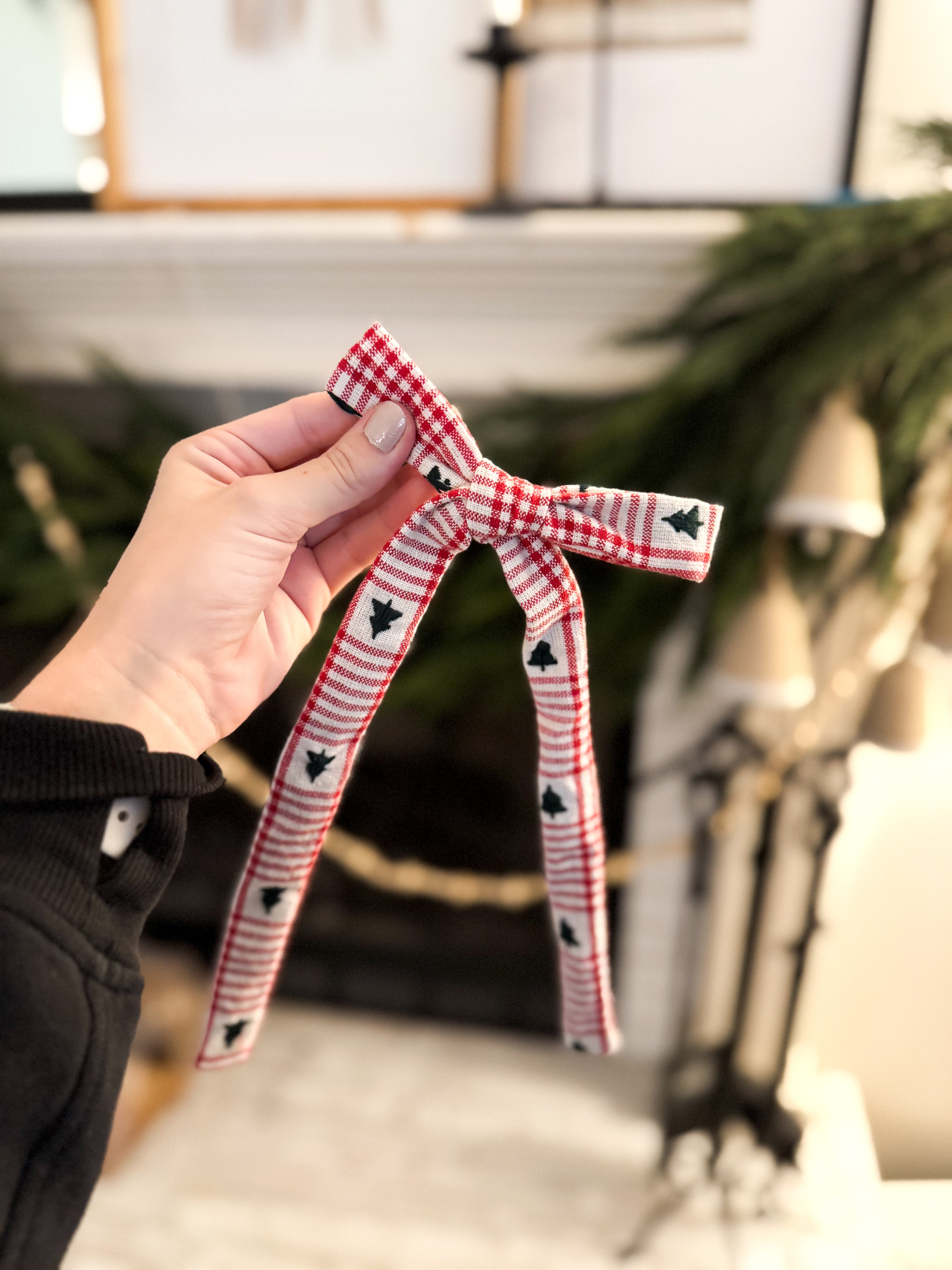 Christmas Tree Farm Long Tailed Bow