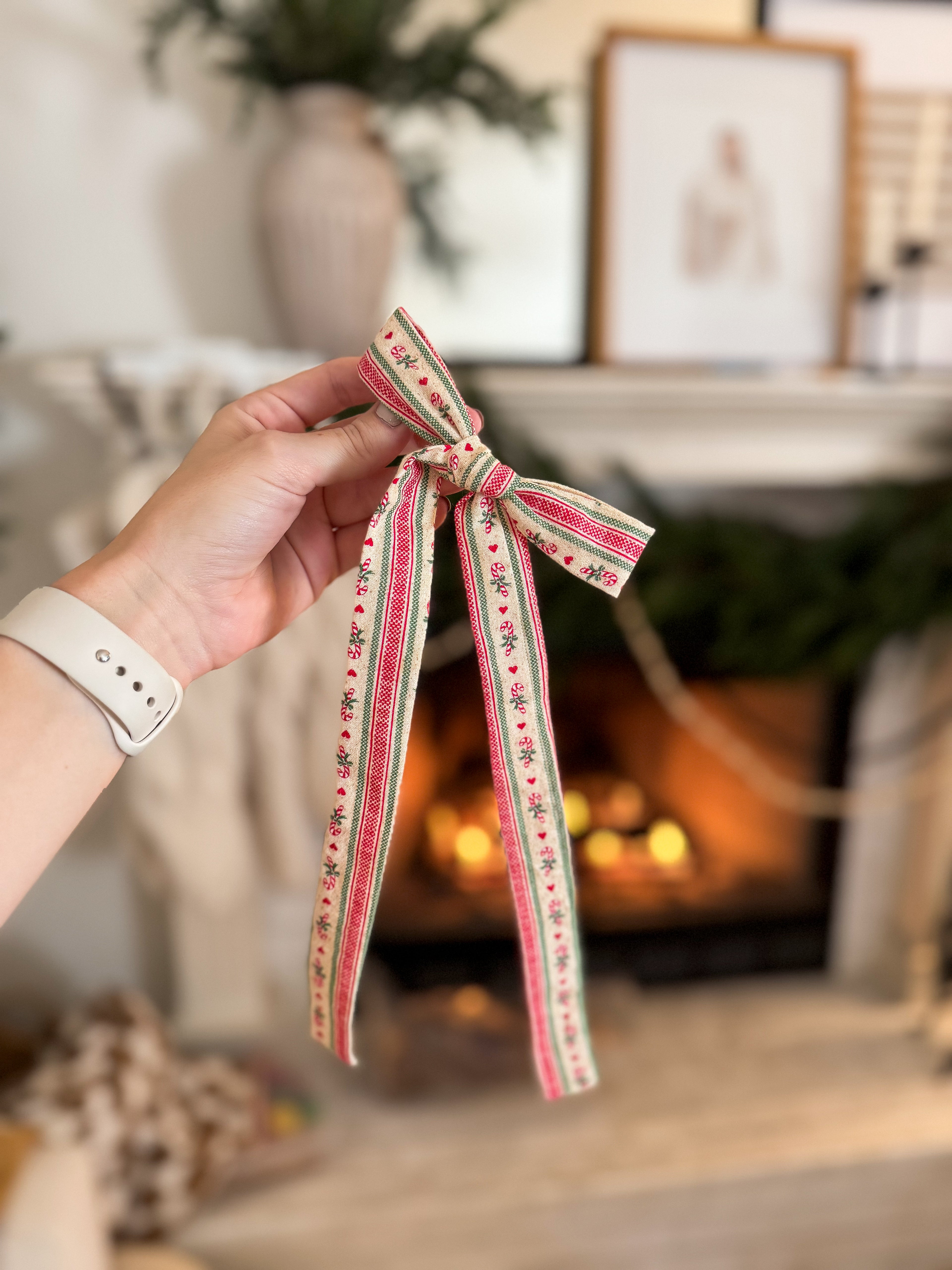 Christmas Spirit Long Tailed Bow