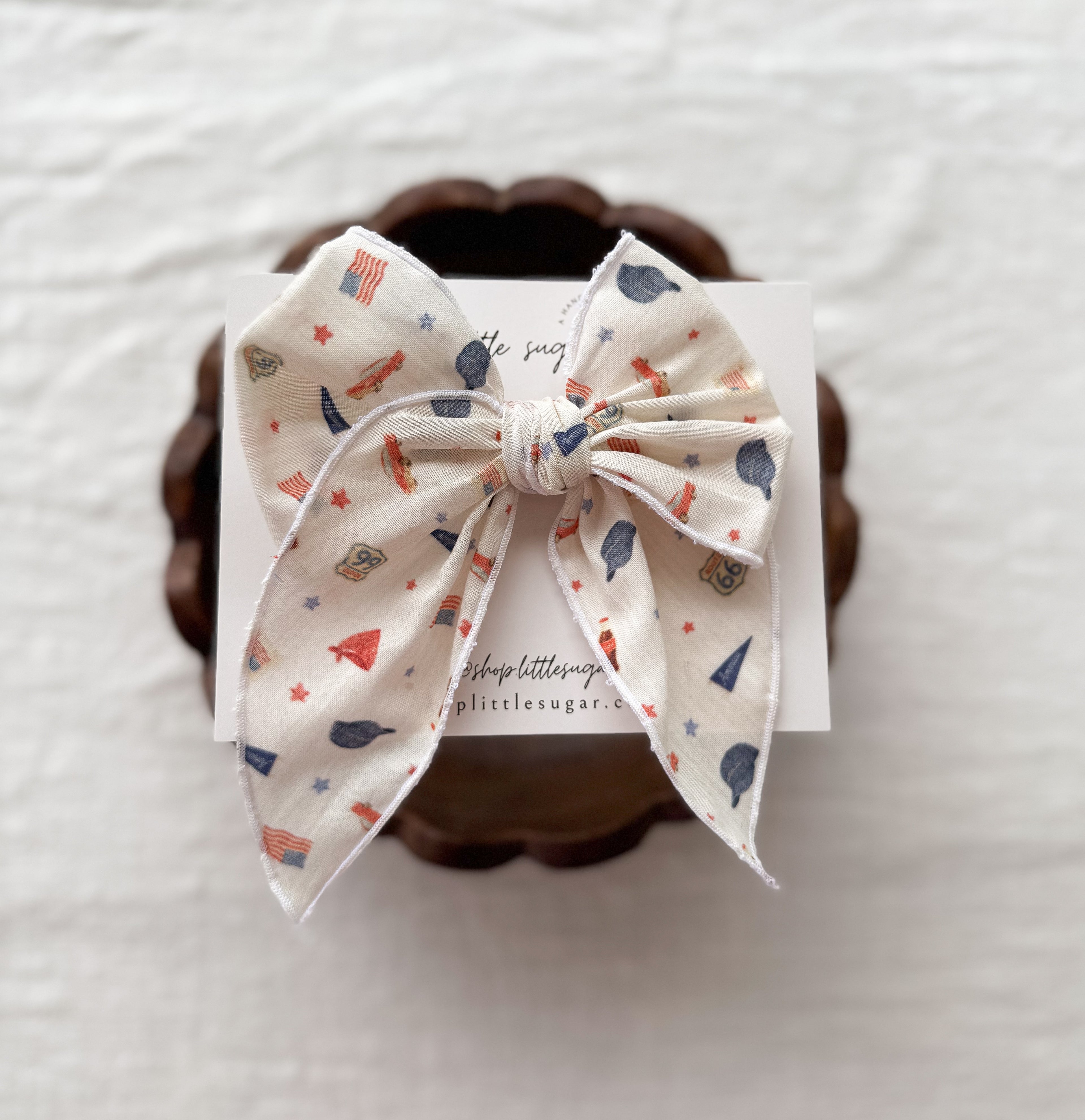 Freedom & Fizz XL Fable Bow