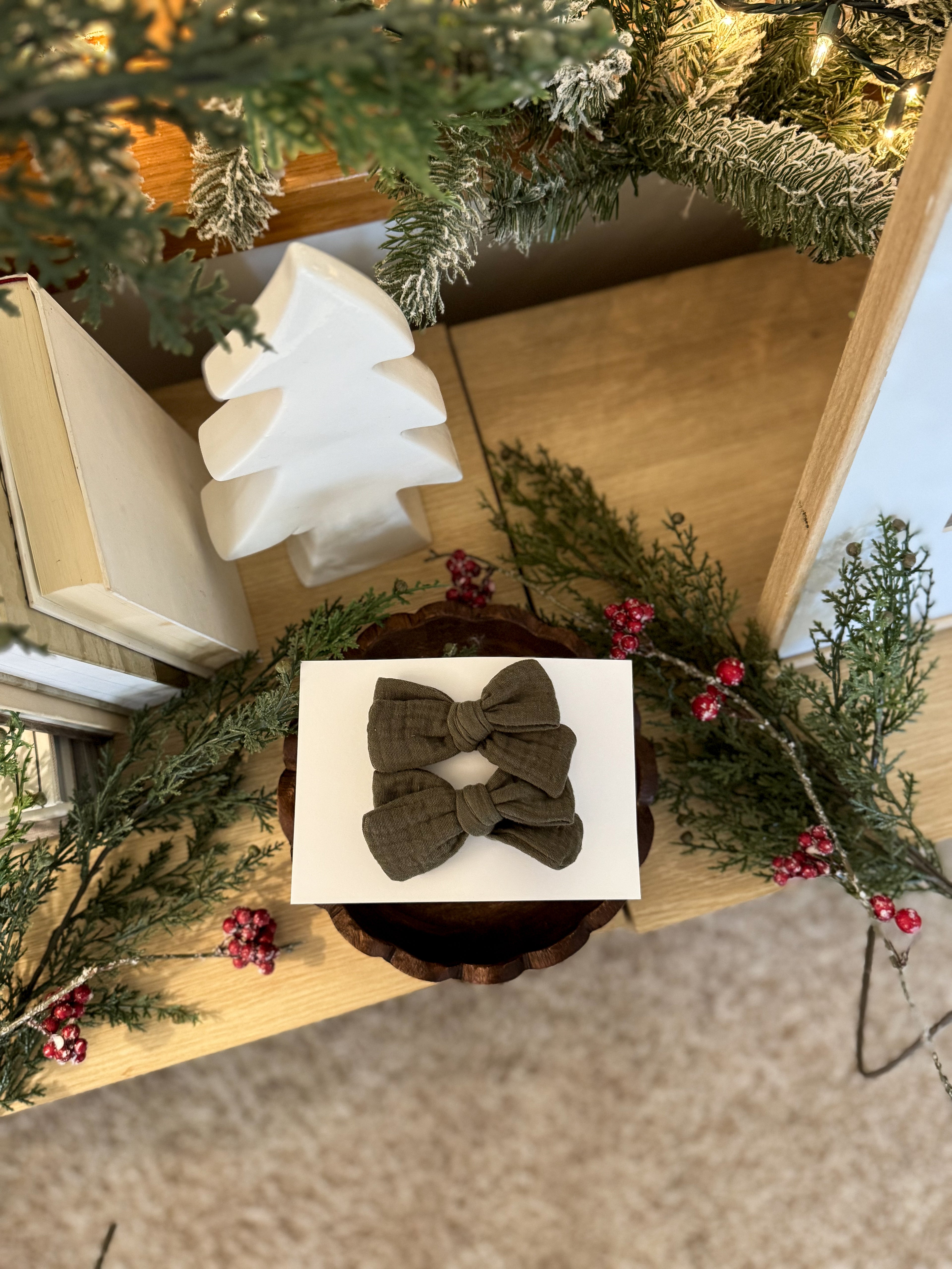 Pine Muslin Bow Clip