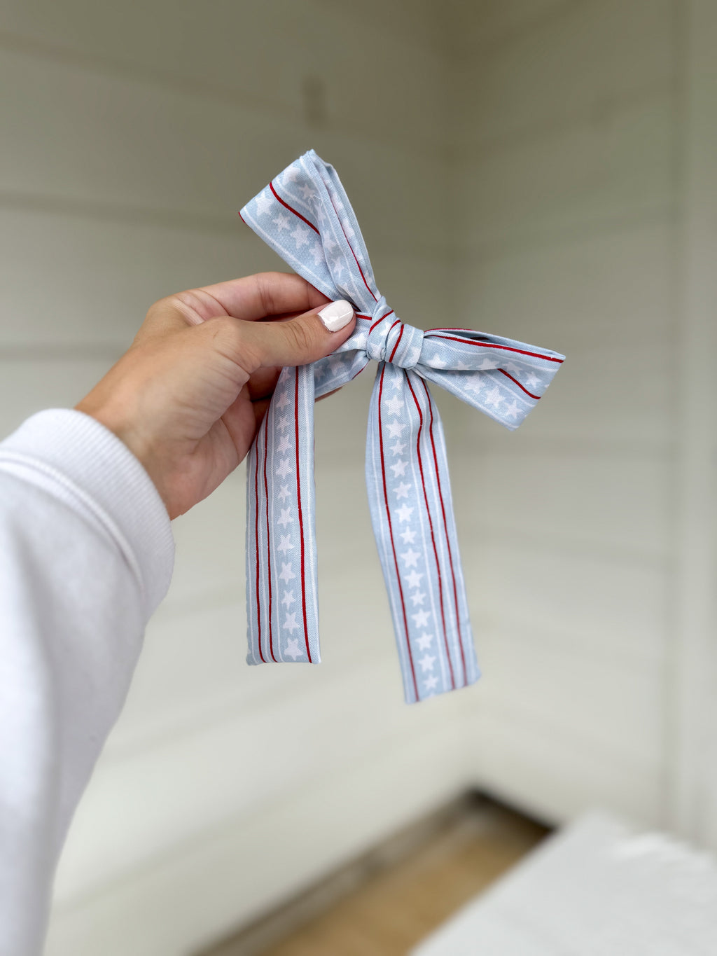Shortie- Long Tail Bow